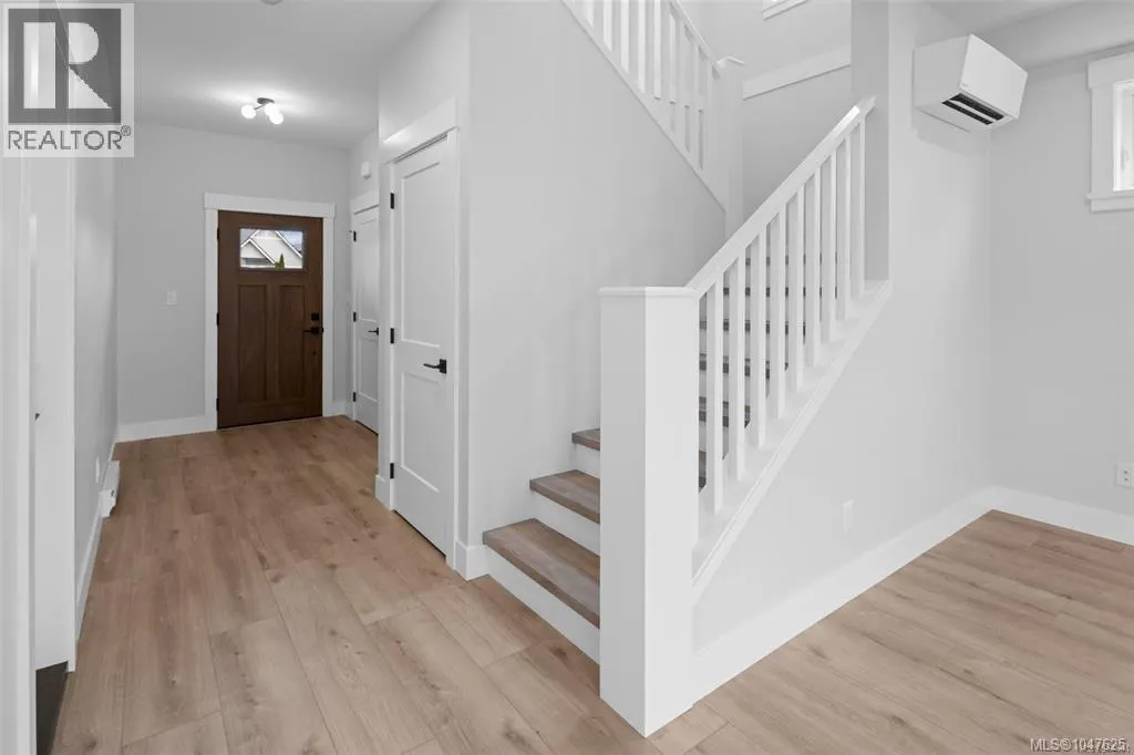 2267 Evelyn Lane