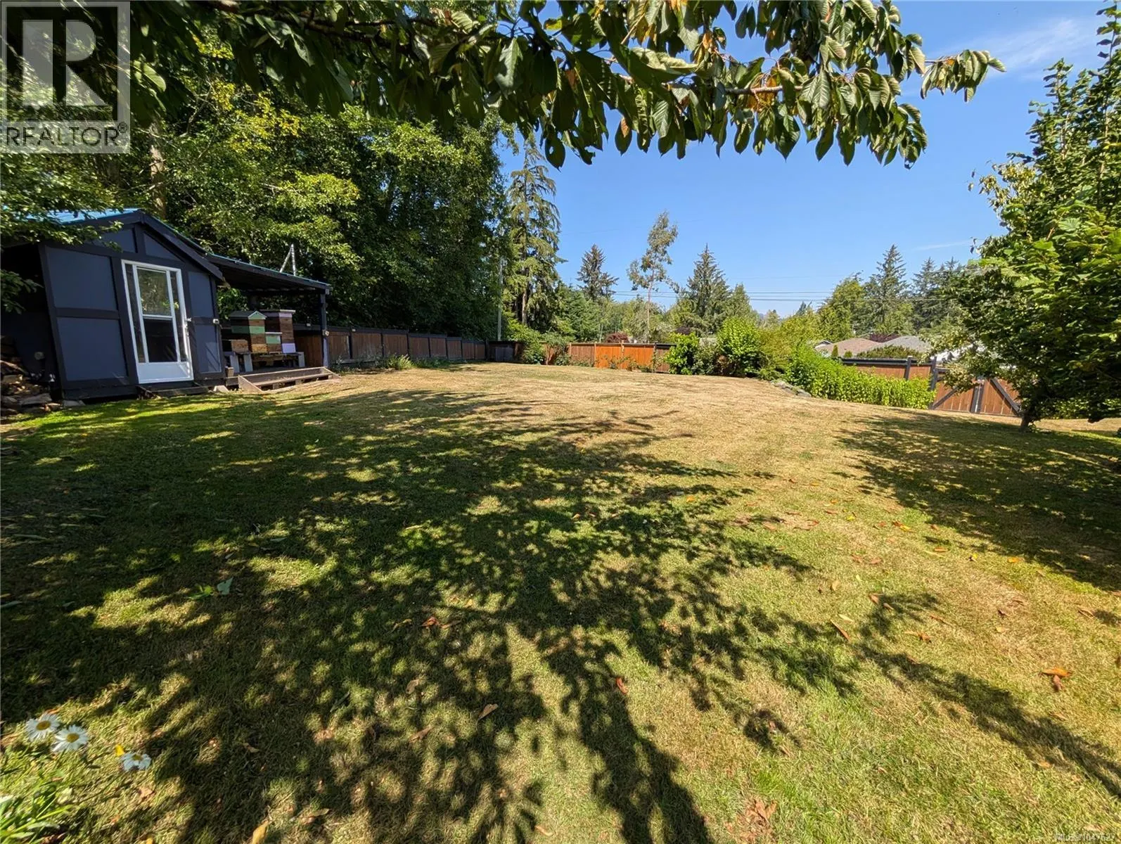 1638 Whiffin Spit Rd
