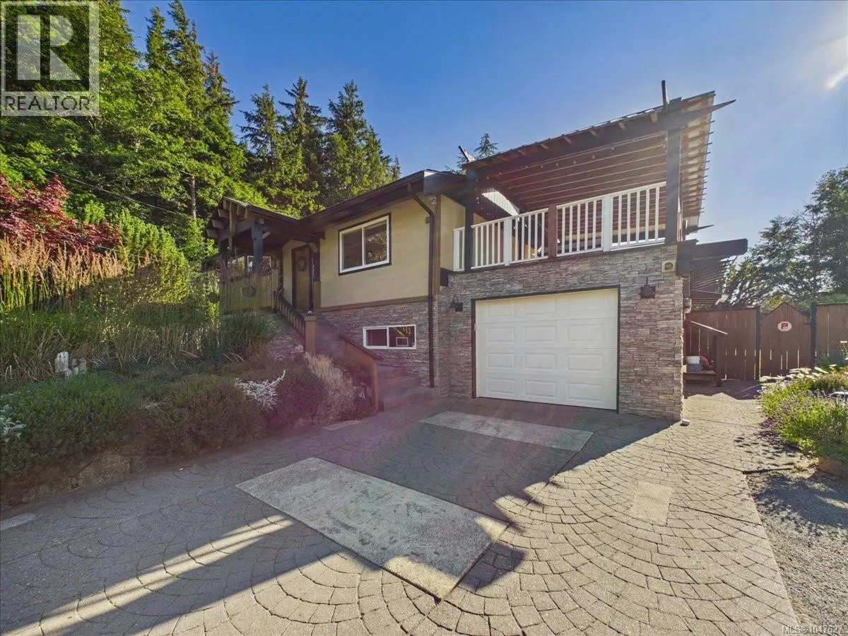 1638 Whiffin Spit Rd