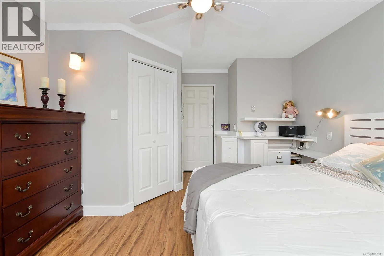 214 848 Esquimalt Rd