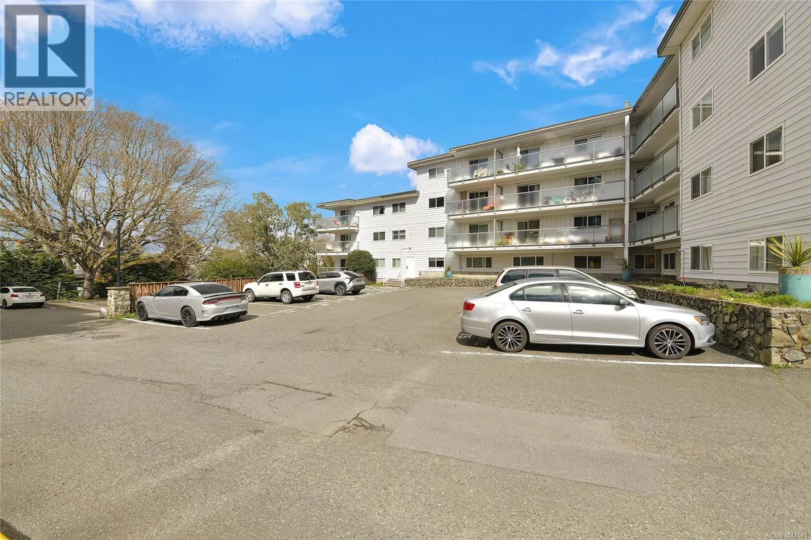 214 848 Esquimalt Rd