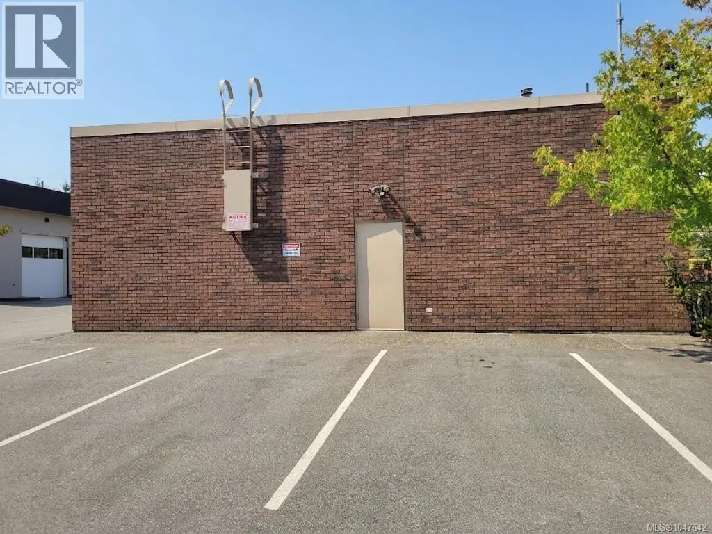 1703 Island Hwy