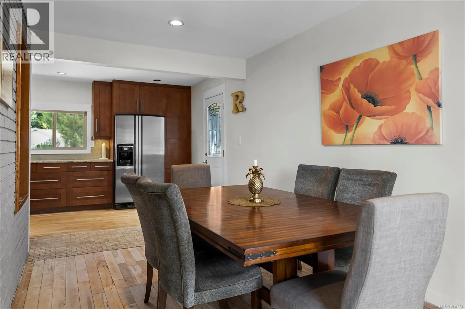 5567 Ventura Dr