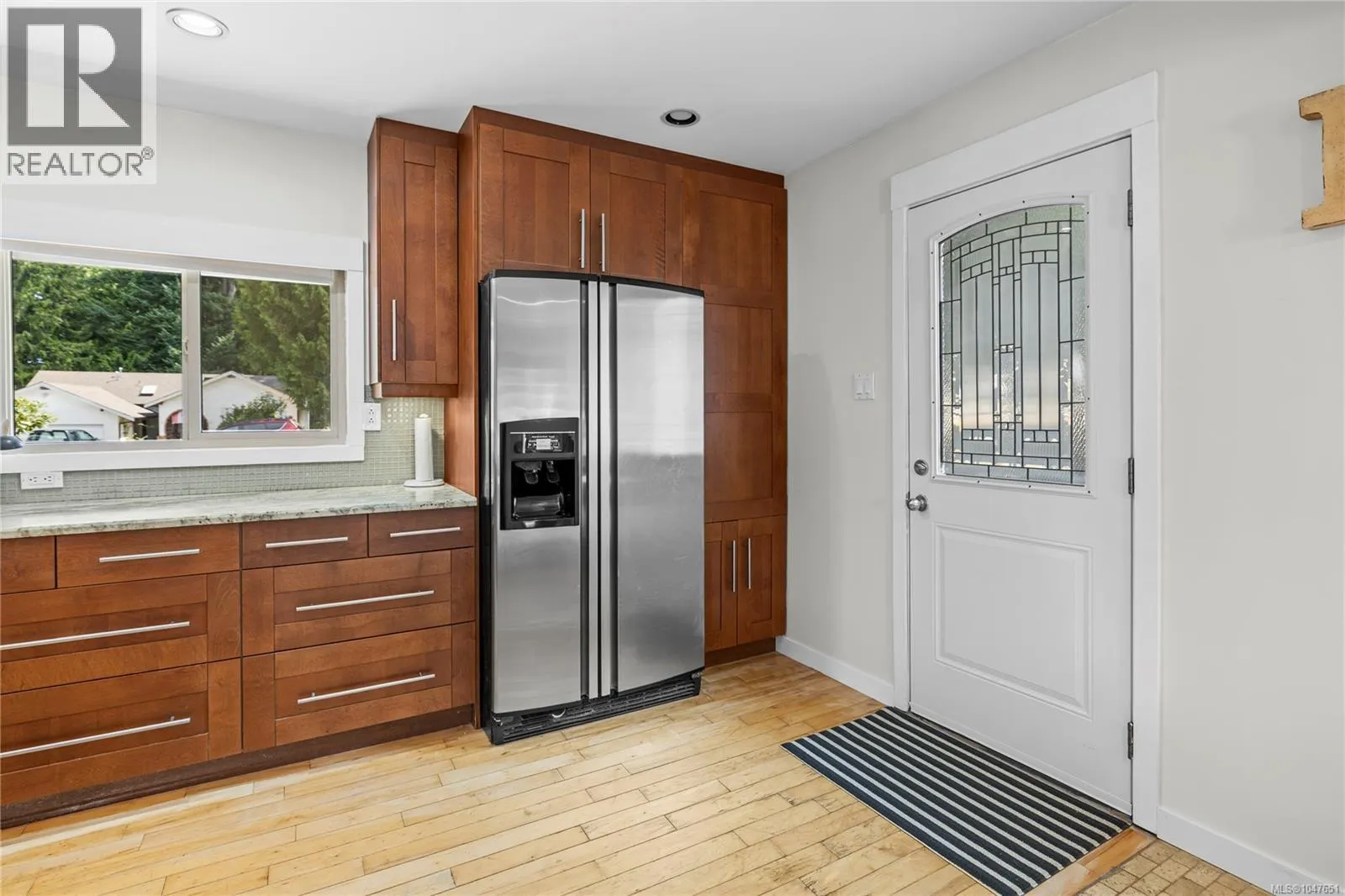 5567 Ventura Dr