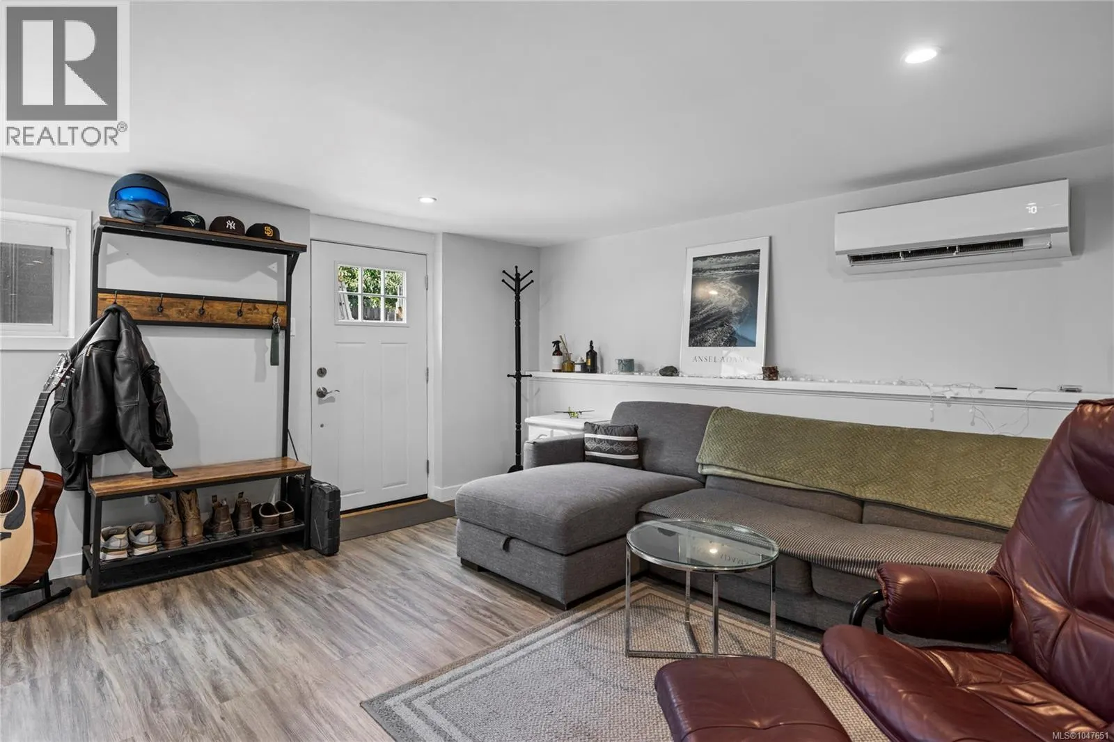 5567 Ventura Dr