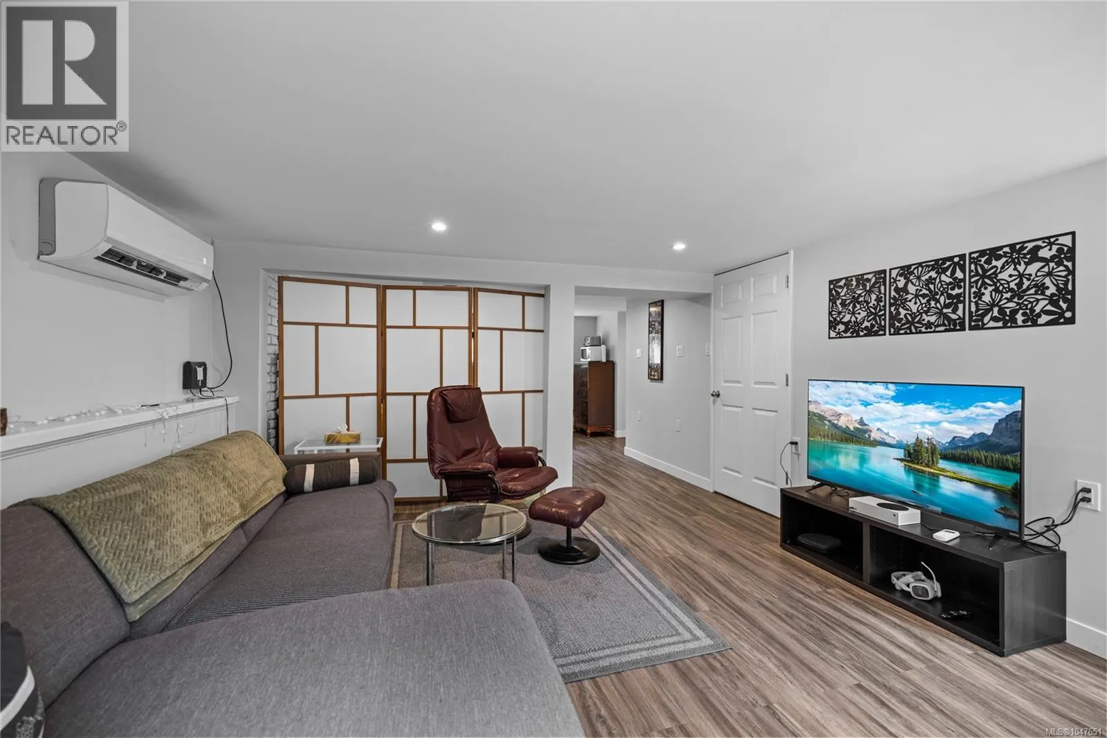 5567 Ventura Dr