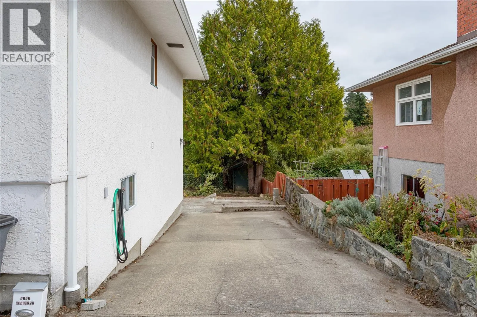 4141 Hawkes Ave