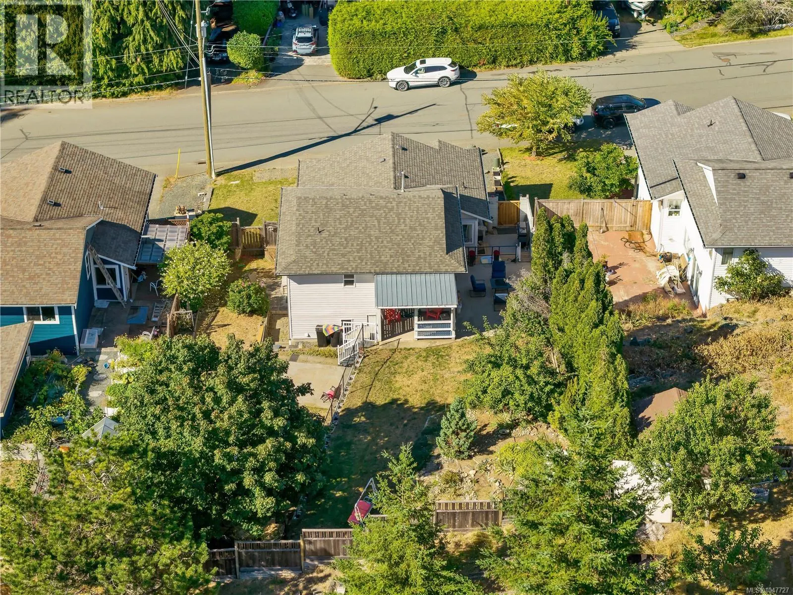 825 Pinecrest Rd