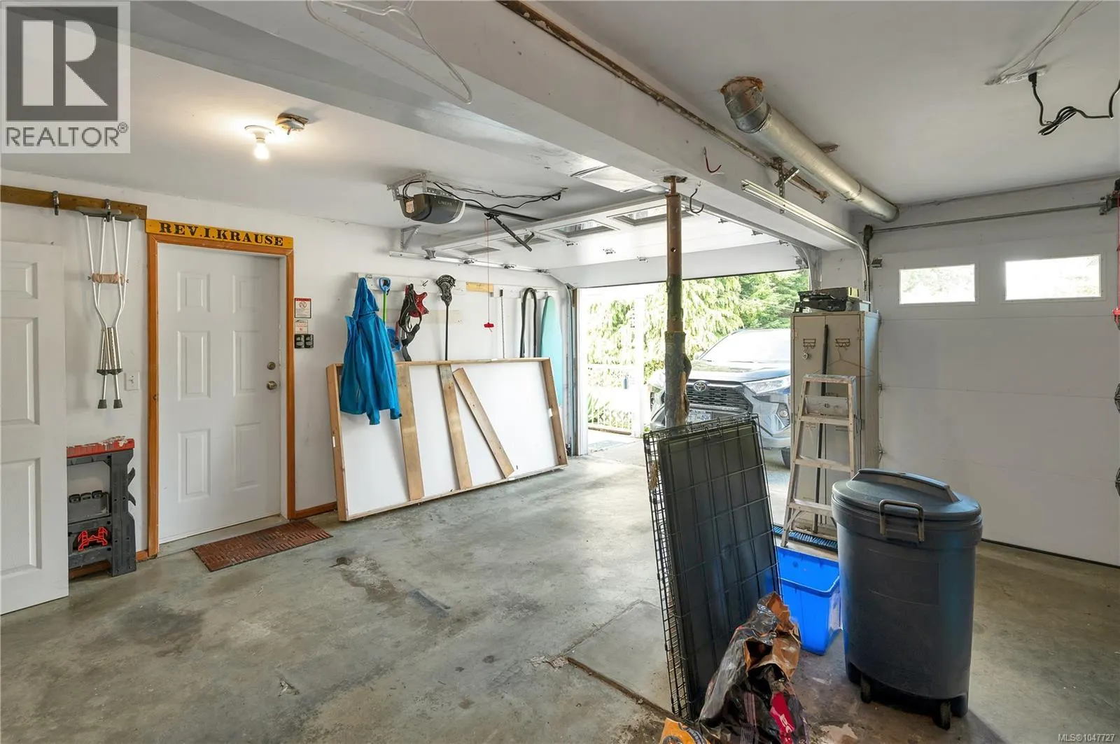 825 Pinecrest Rd