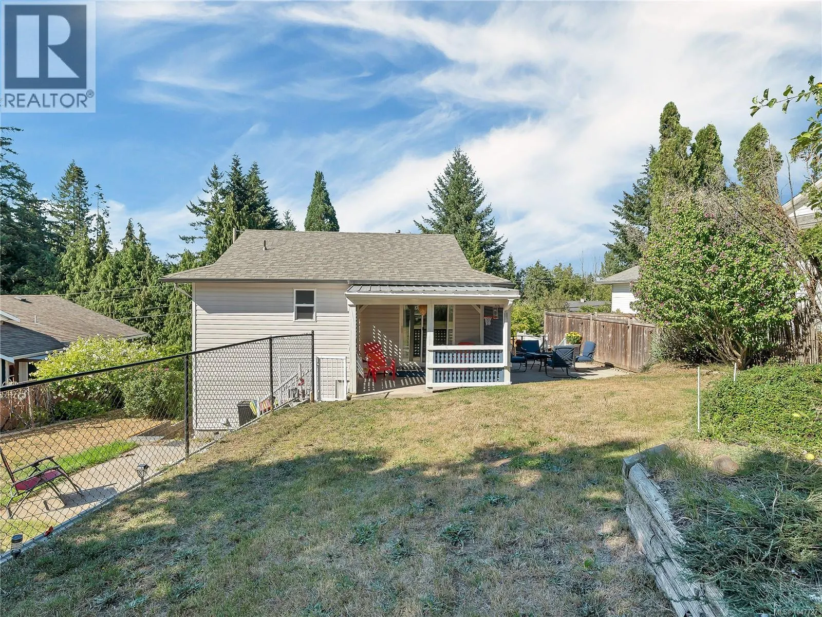 825 Pinecrest Rd