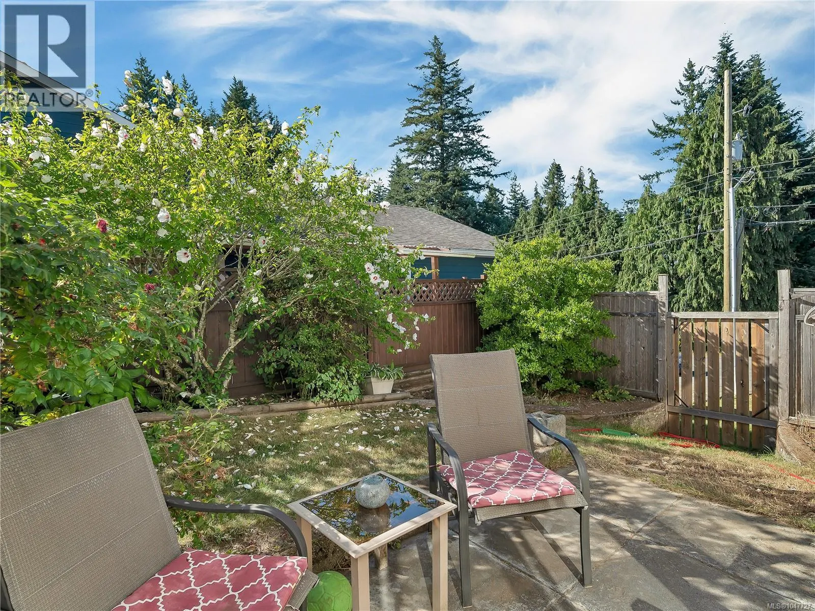 825 Pinecrest Rd