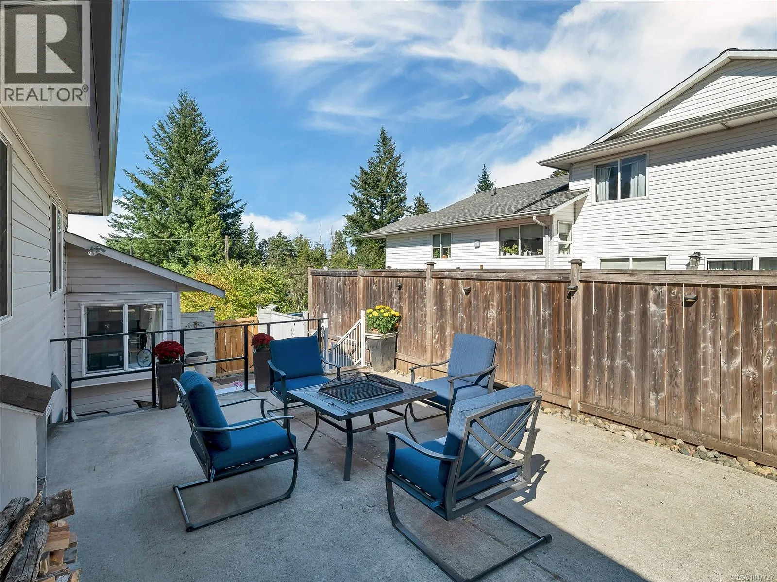 825 Pinecrest Rd