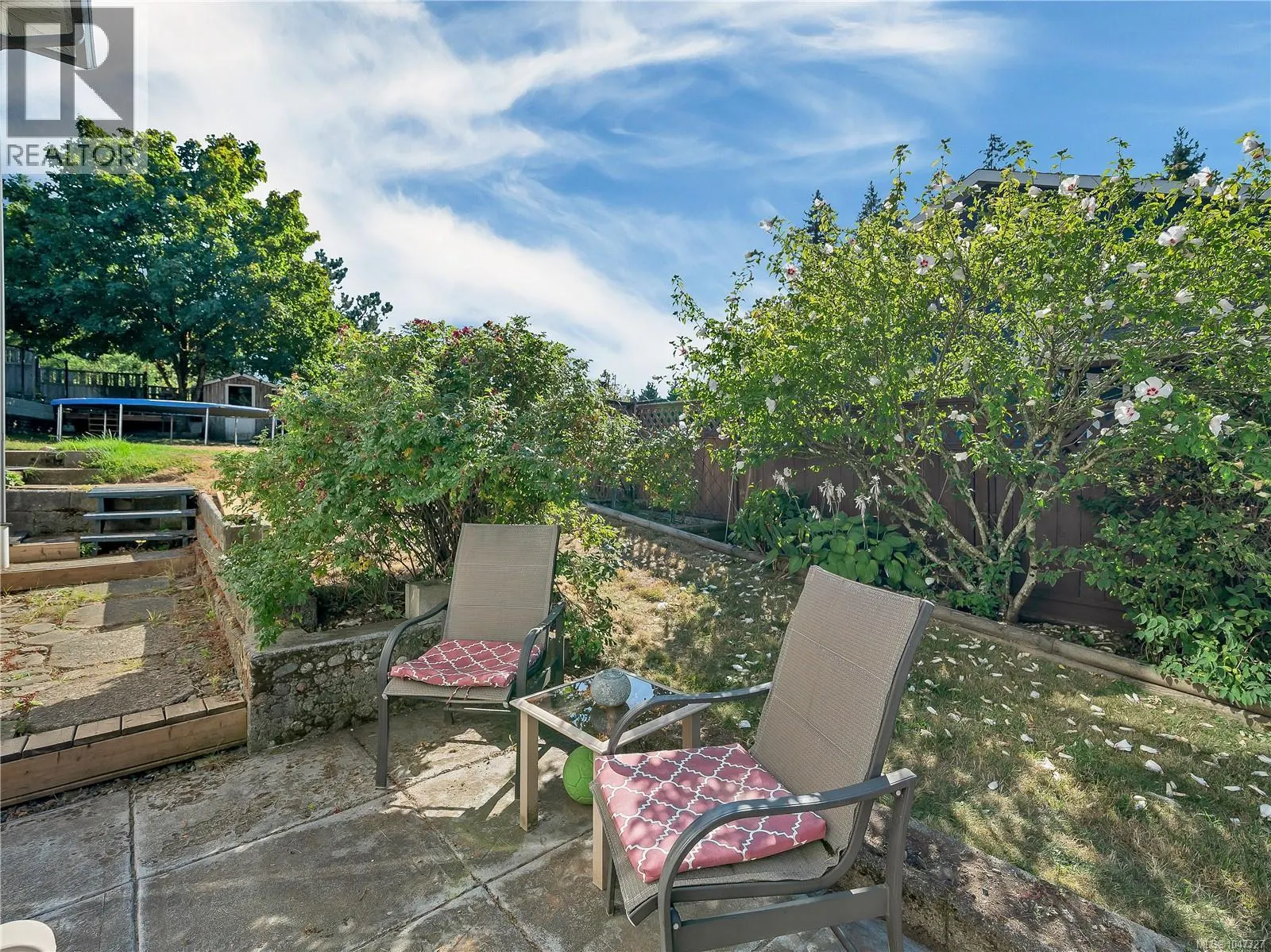 825 Pinecrest Rd