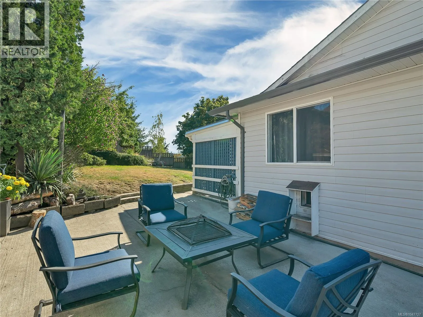 825 Pinecrest Rd