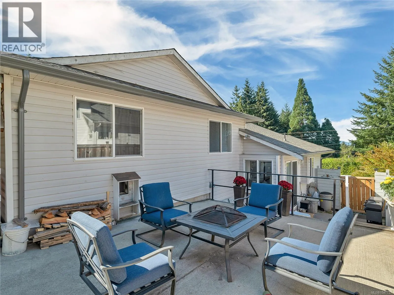825 Pinecrest Rd