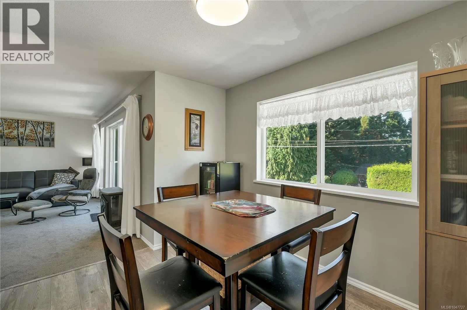 825 Pinecrest Rd