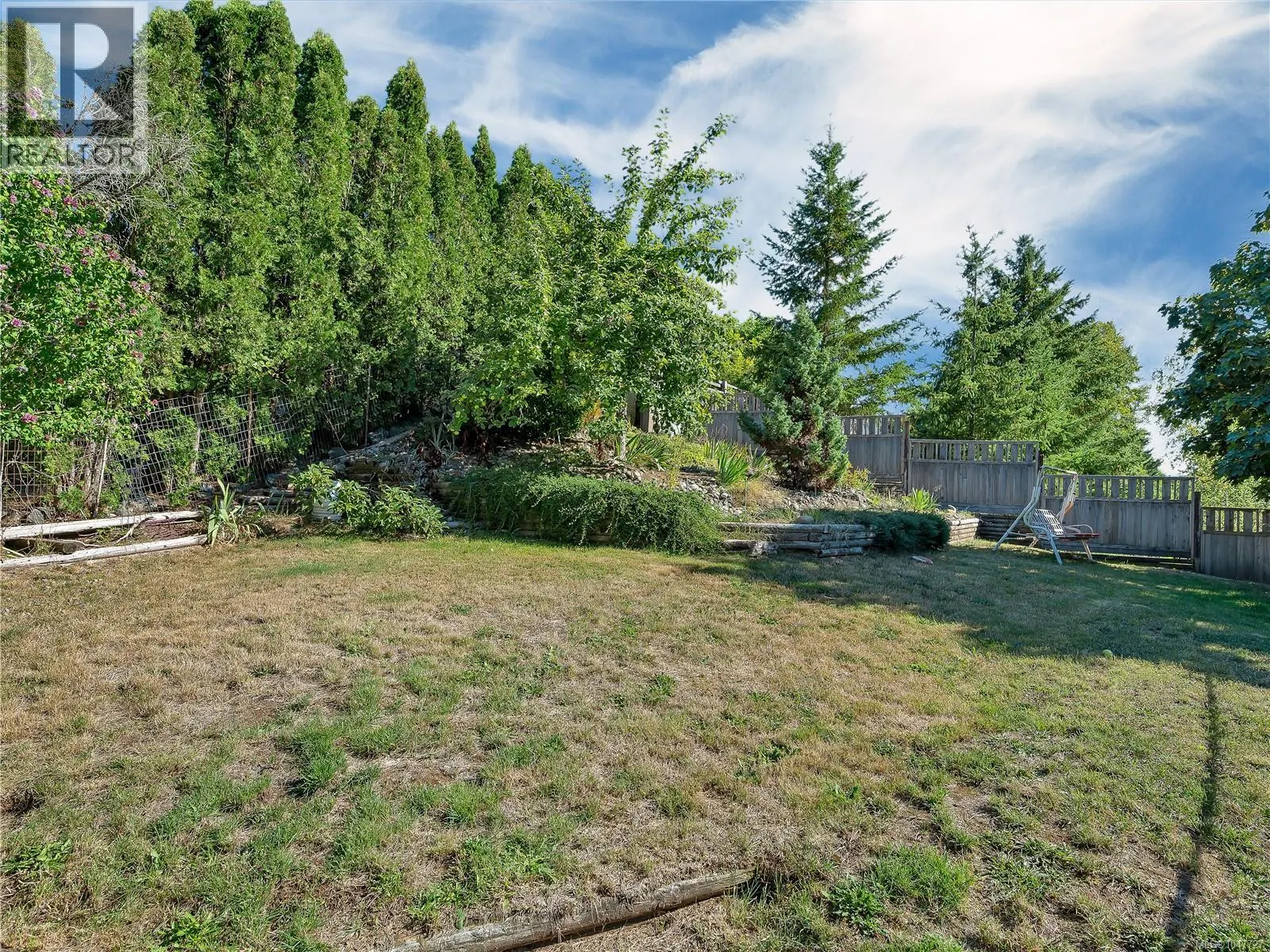 825 Pinecrest Rd