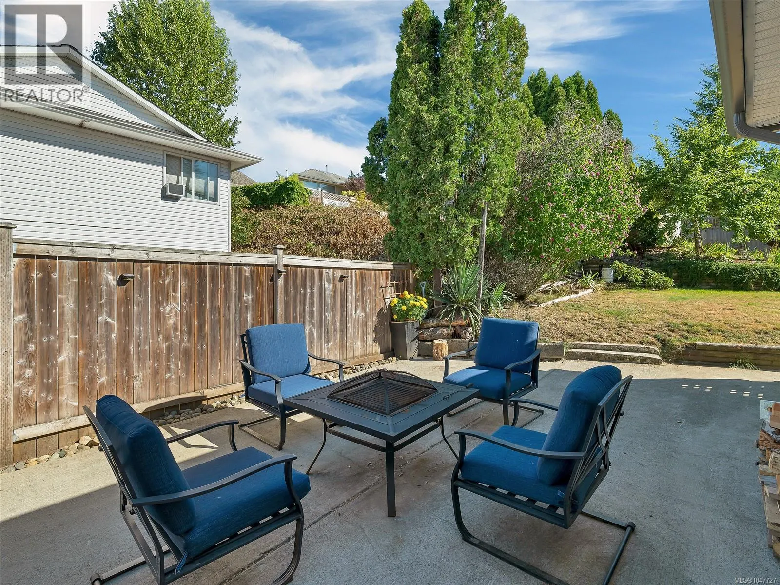 825 Pinecrest Rd