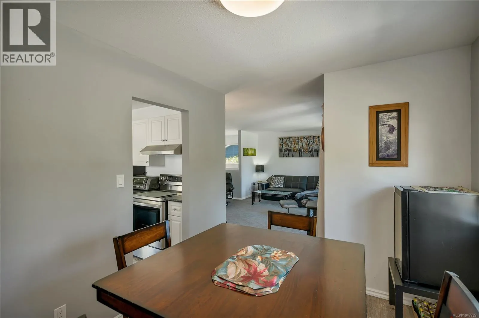 825 Pinecrest Rd