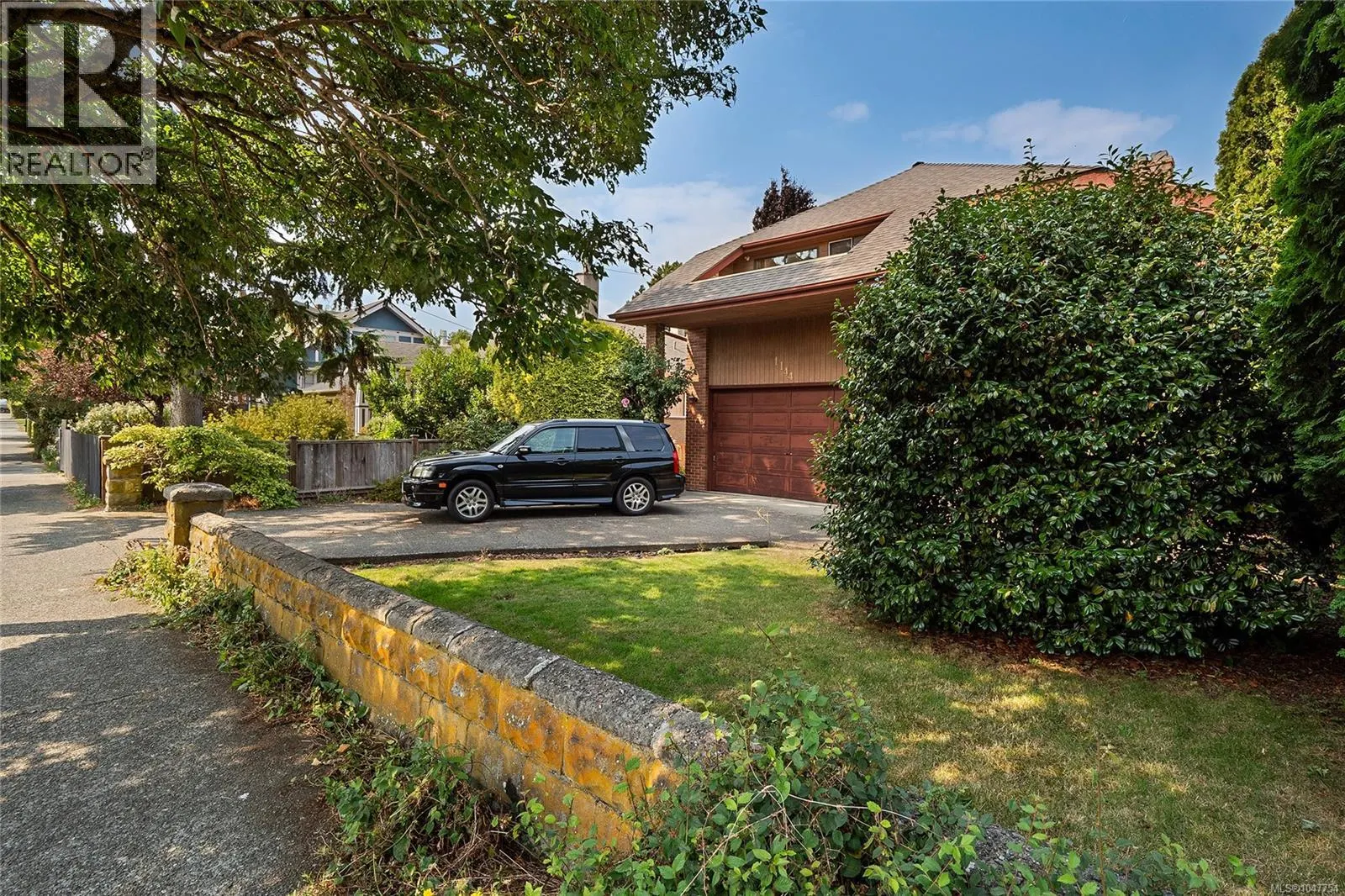 1144 May St