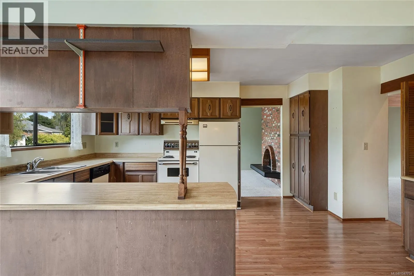 1144 May St