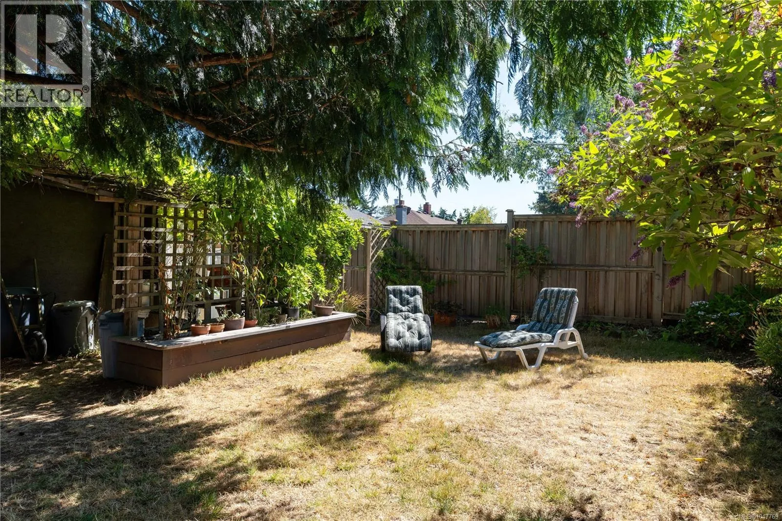3870 Rowland Ave