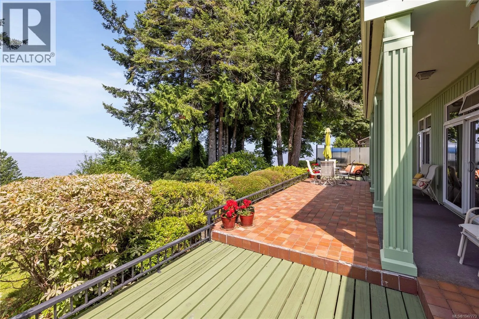 489 Bayview Terr