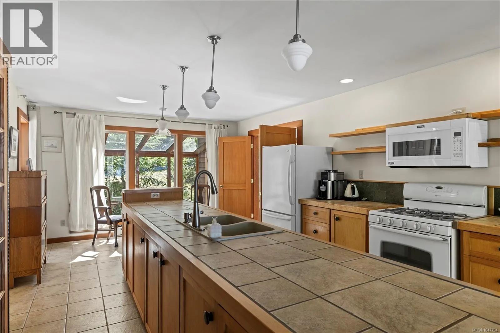 2185 Widgeon Rd