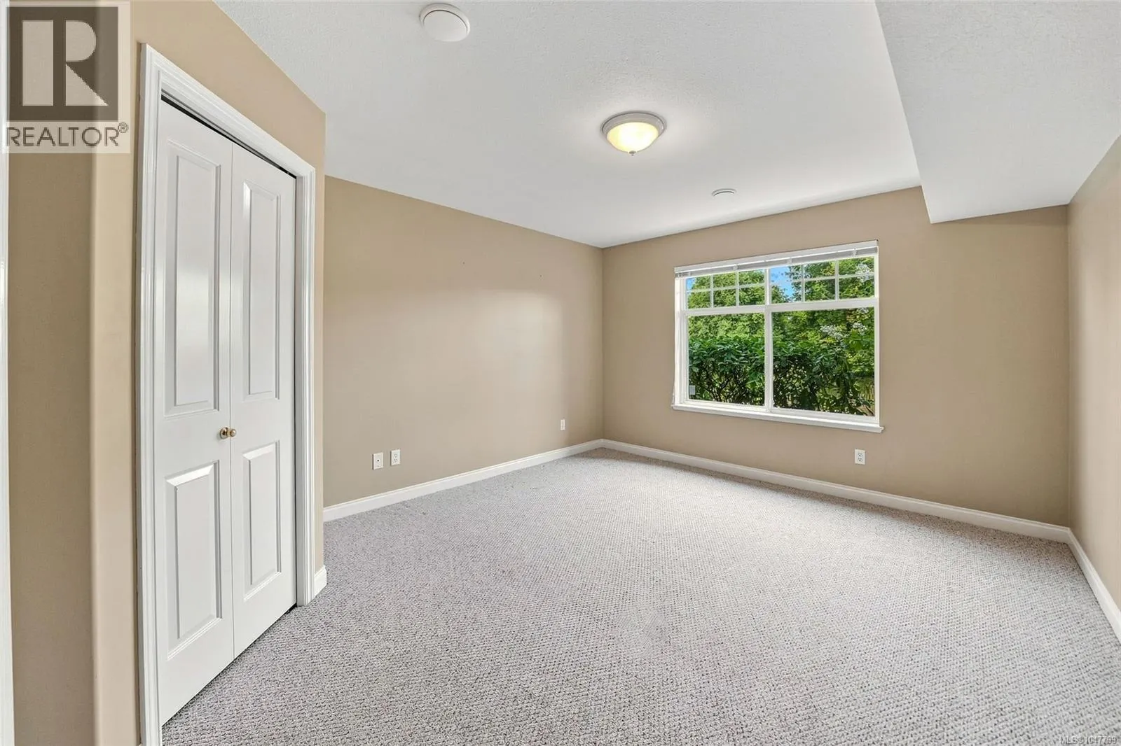 1391 Saturna Dr