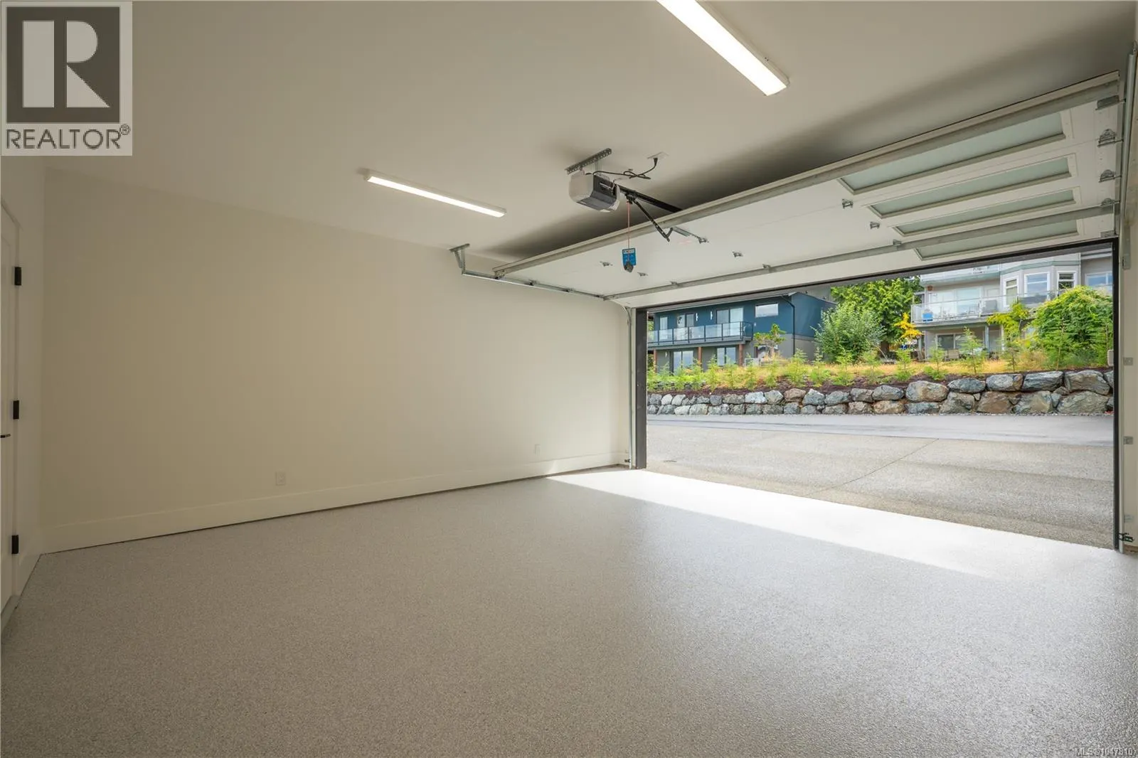 101 2302 Arbot Rd