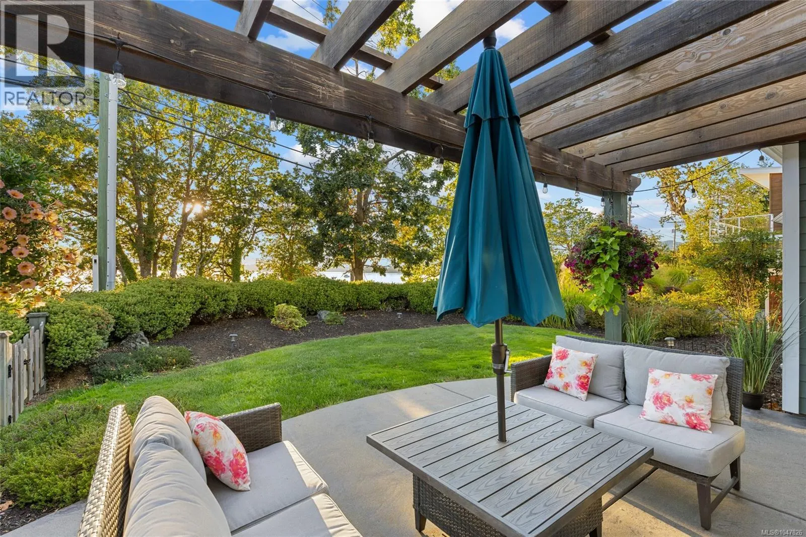 10117 West Saanich Rd