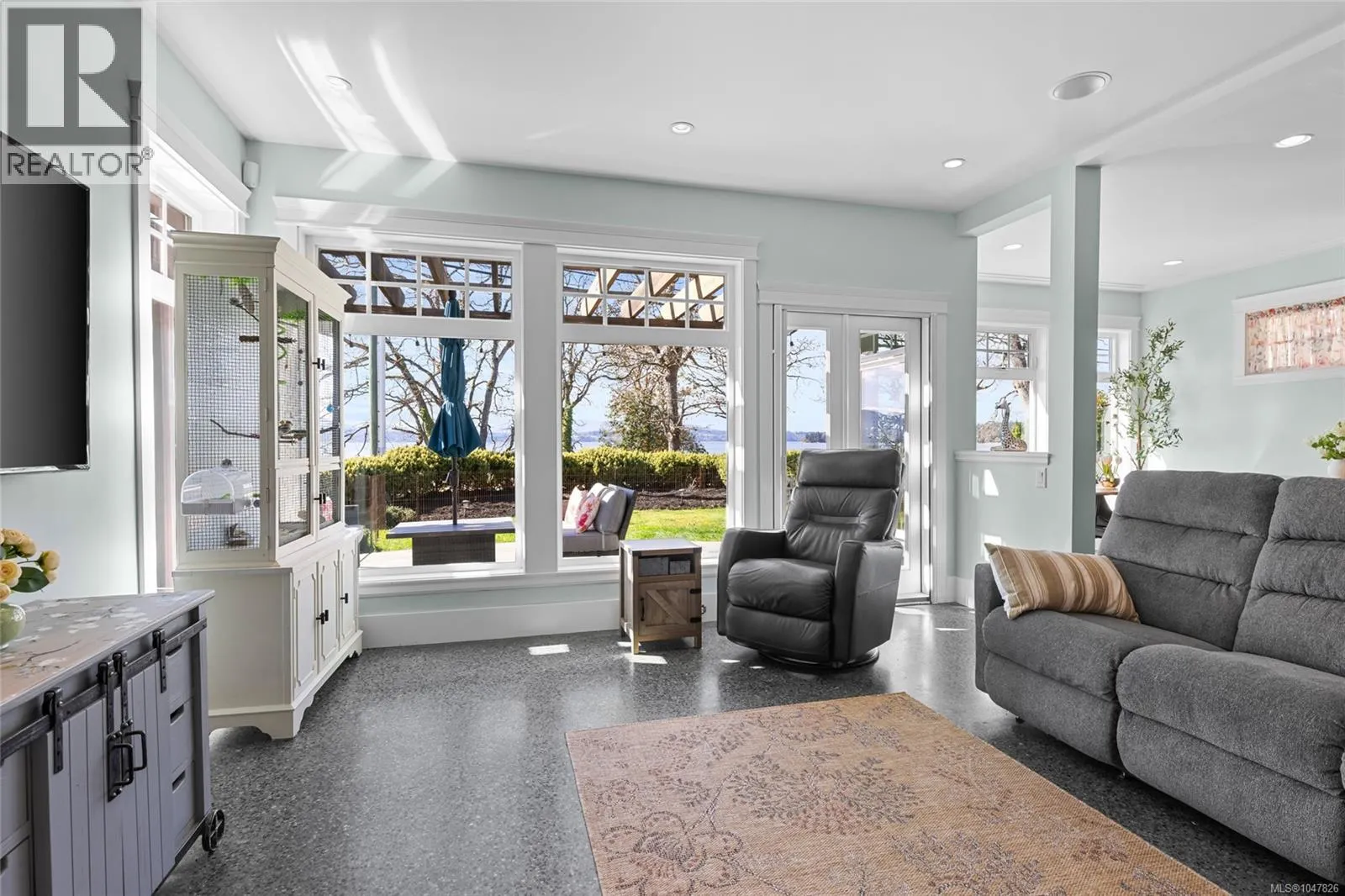 10117 West Saanich Rd