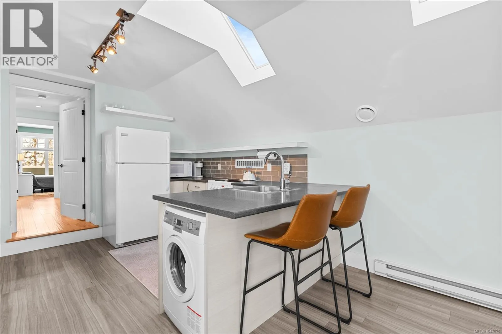 10117 West Saanich Rd