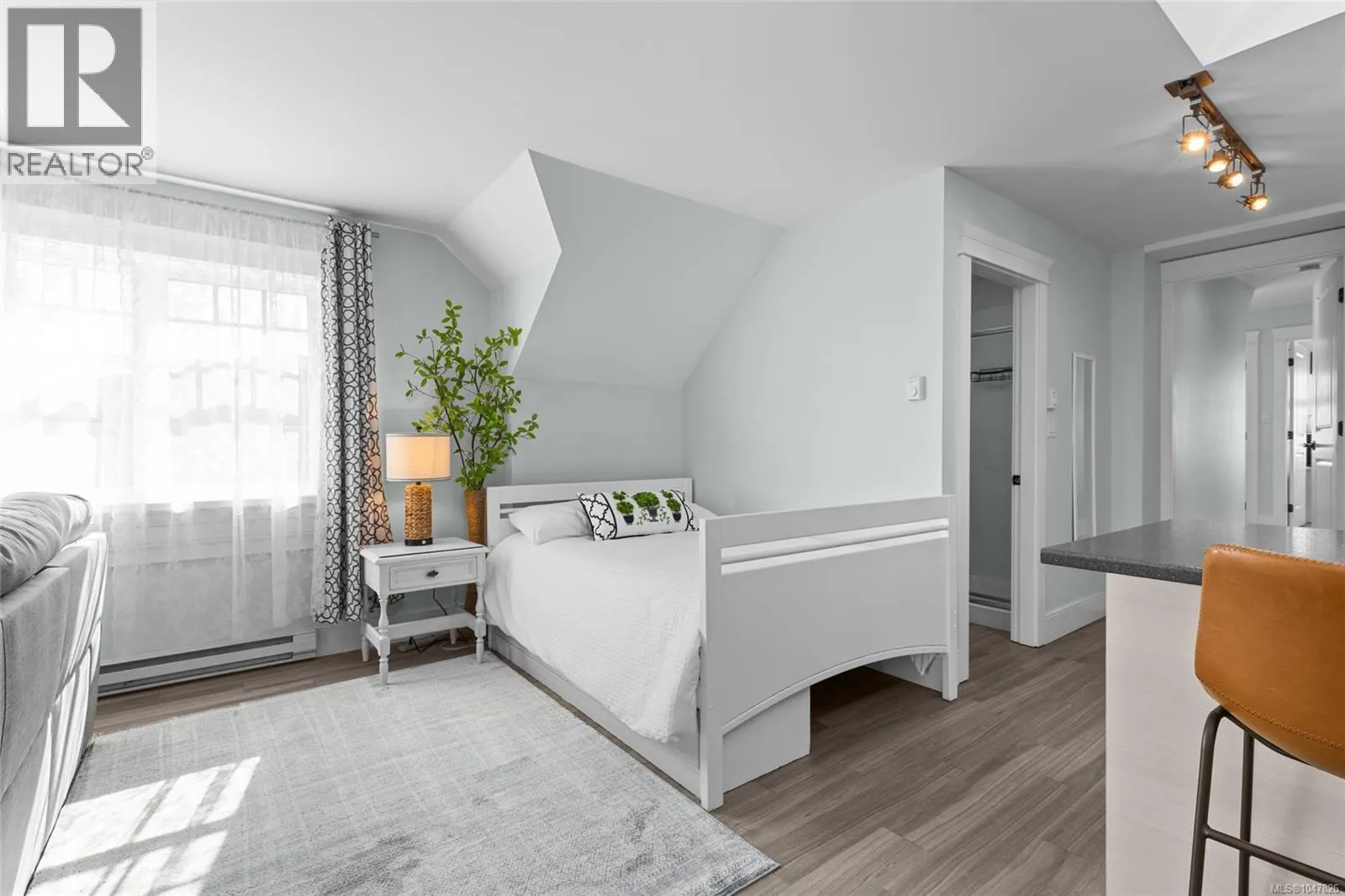 10117 West Saanich Rd