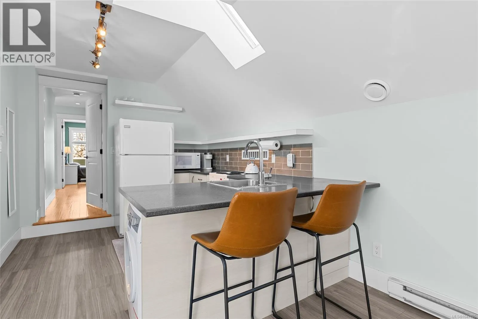 10117 West Saanich Rd