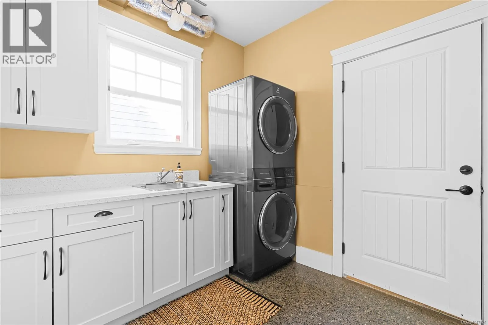 10117 West Saanich Rd