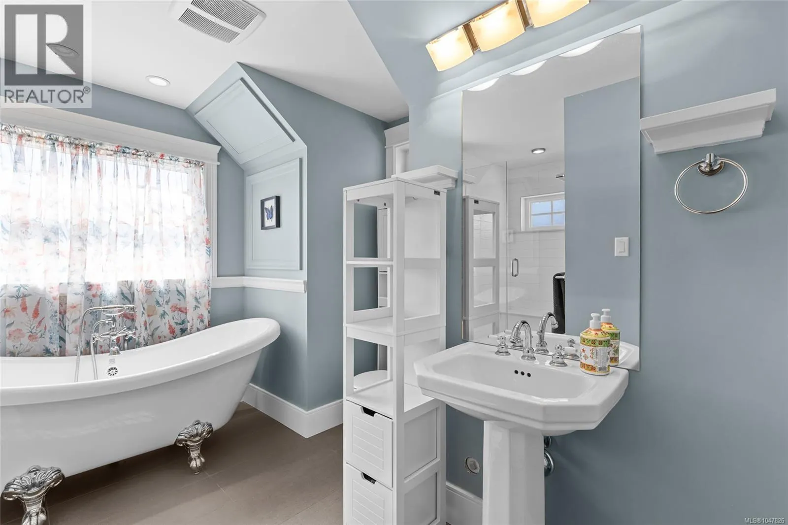 10117 West Saanich Rd