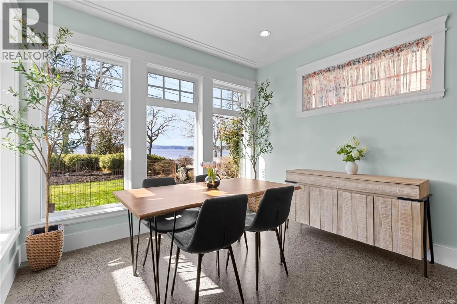10117 West Saanich Rd