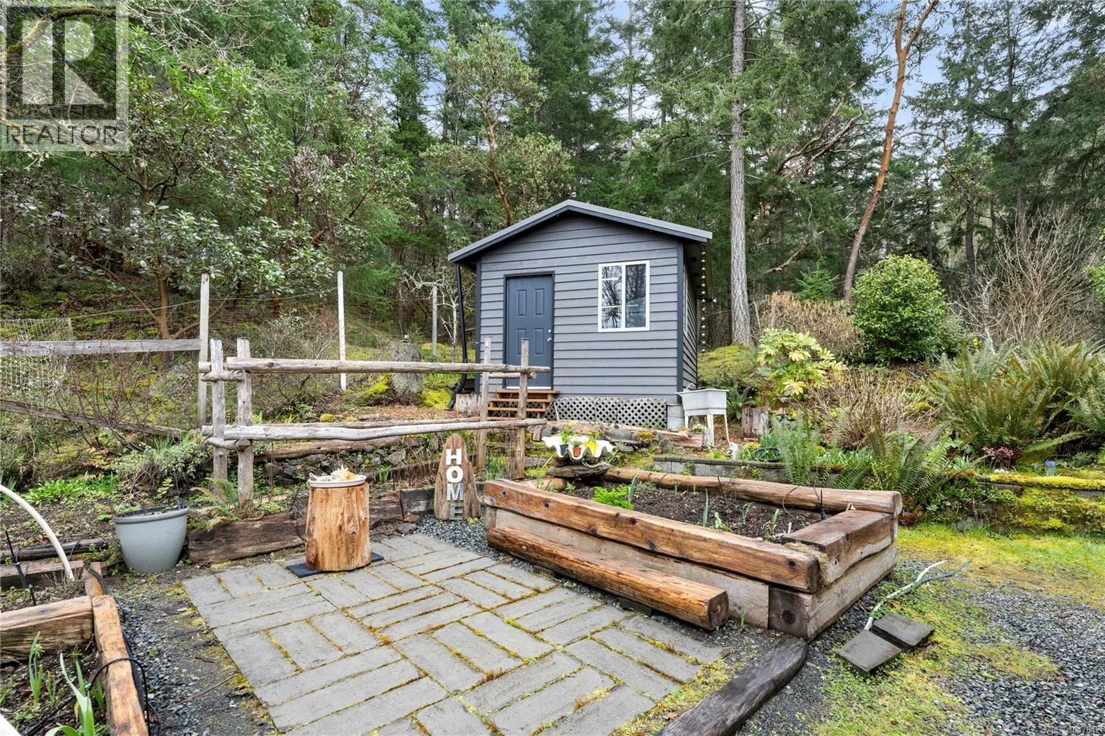 3141 Swallow Cres