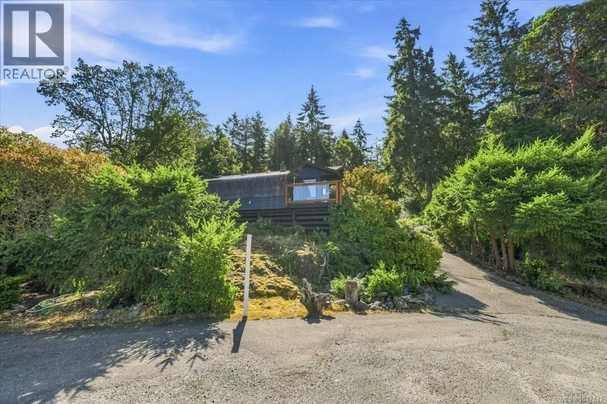 3141 Swallow Cres