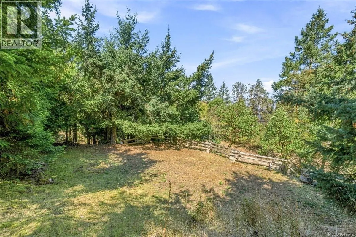 3141 Swallow Cres