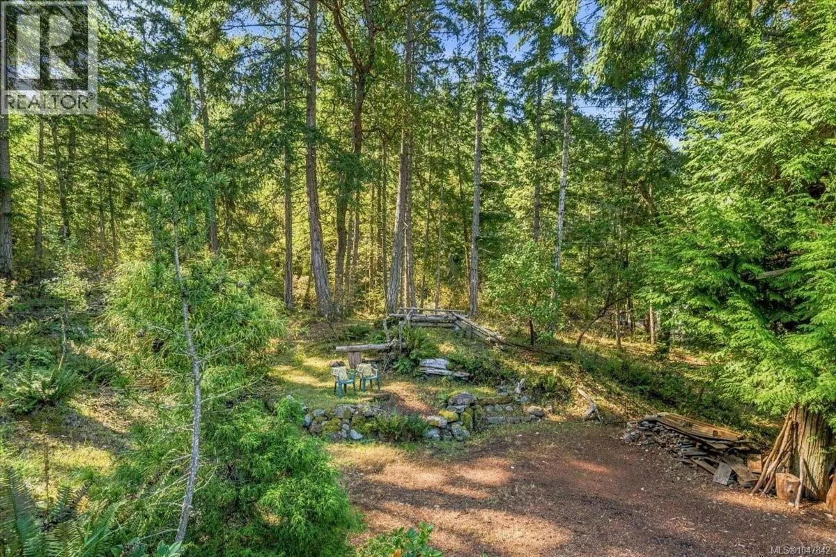 3141 Swallow Cres