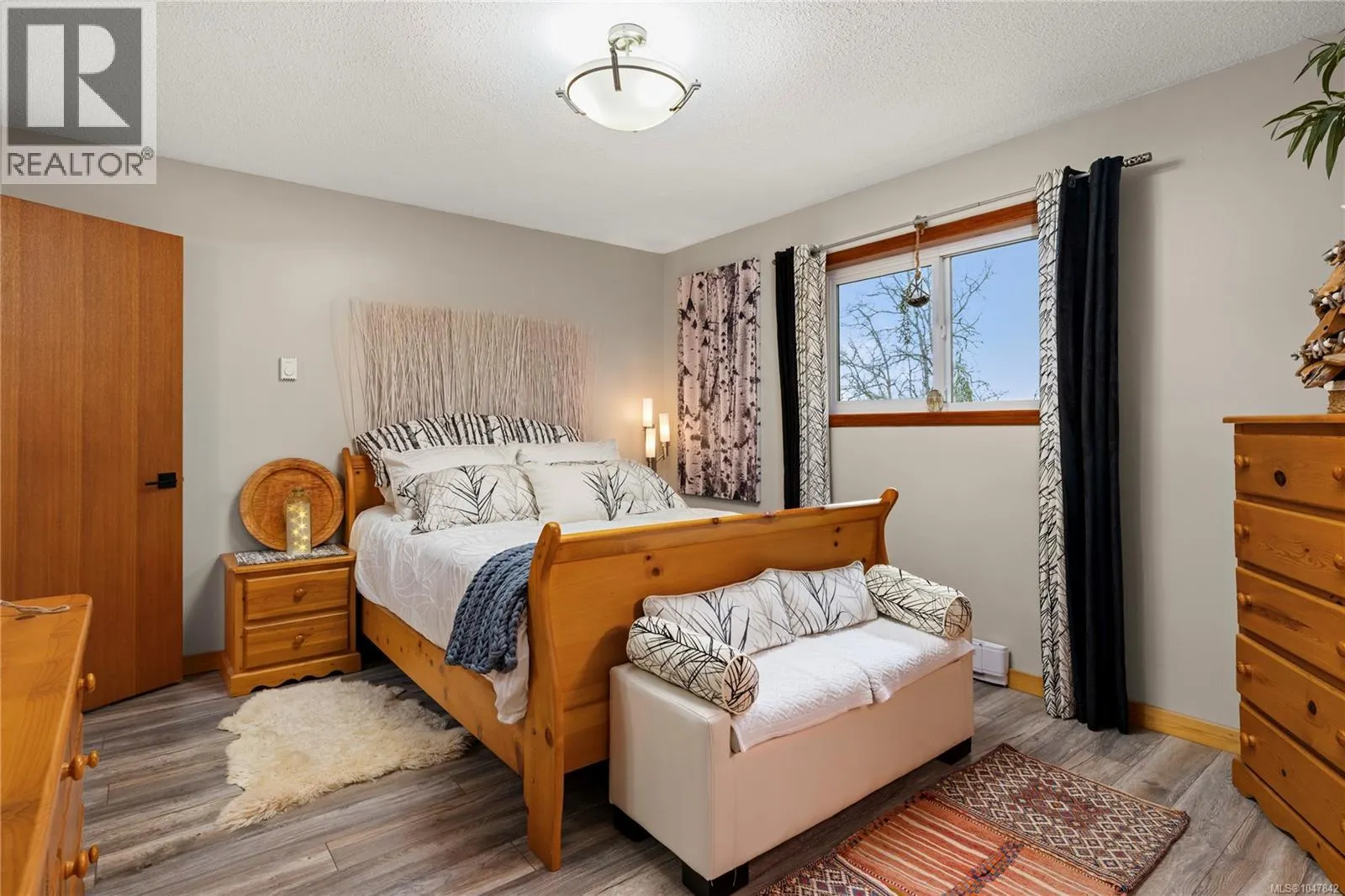 3141 Swallow Cres