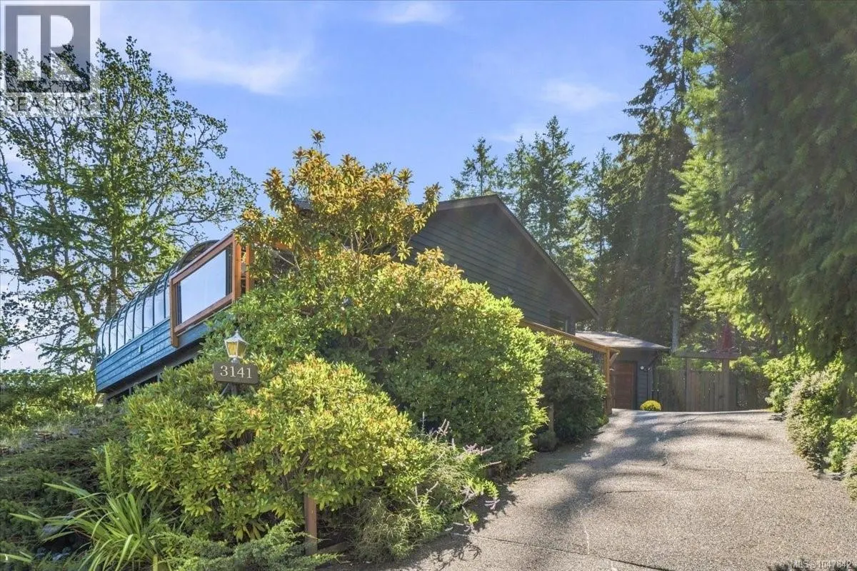 3141 Swallow Cres