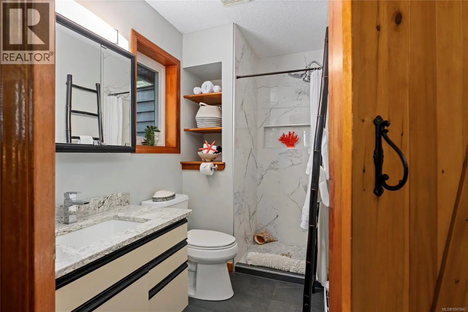 3141 Swallow Cres