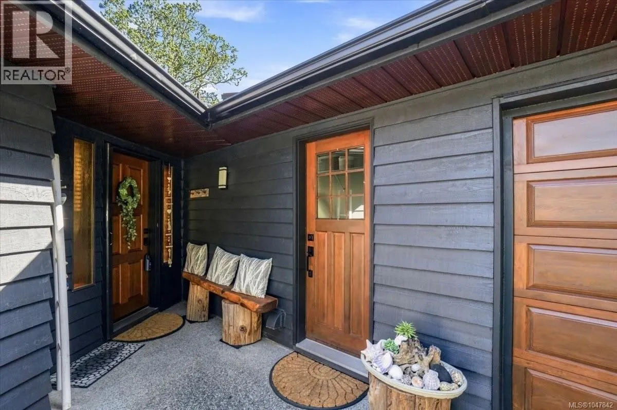 3141 Swallow Cres