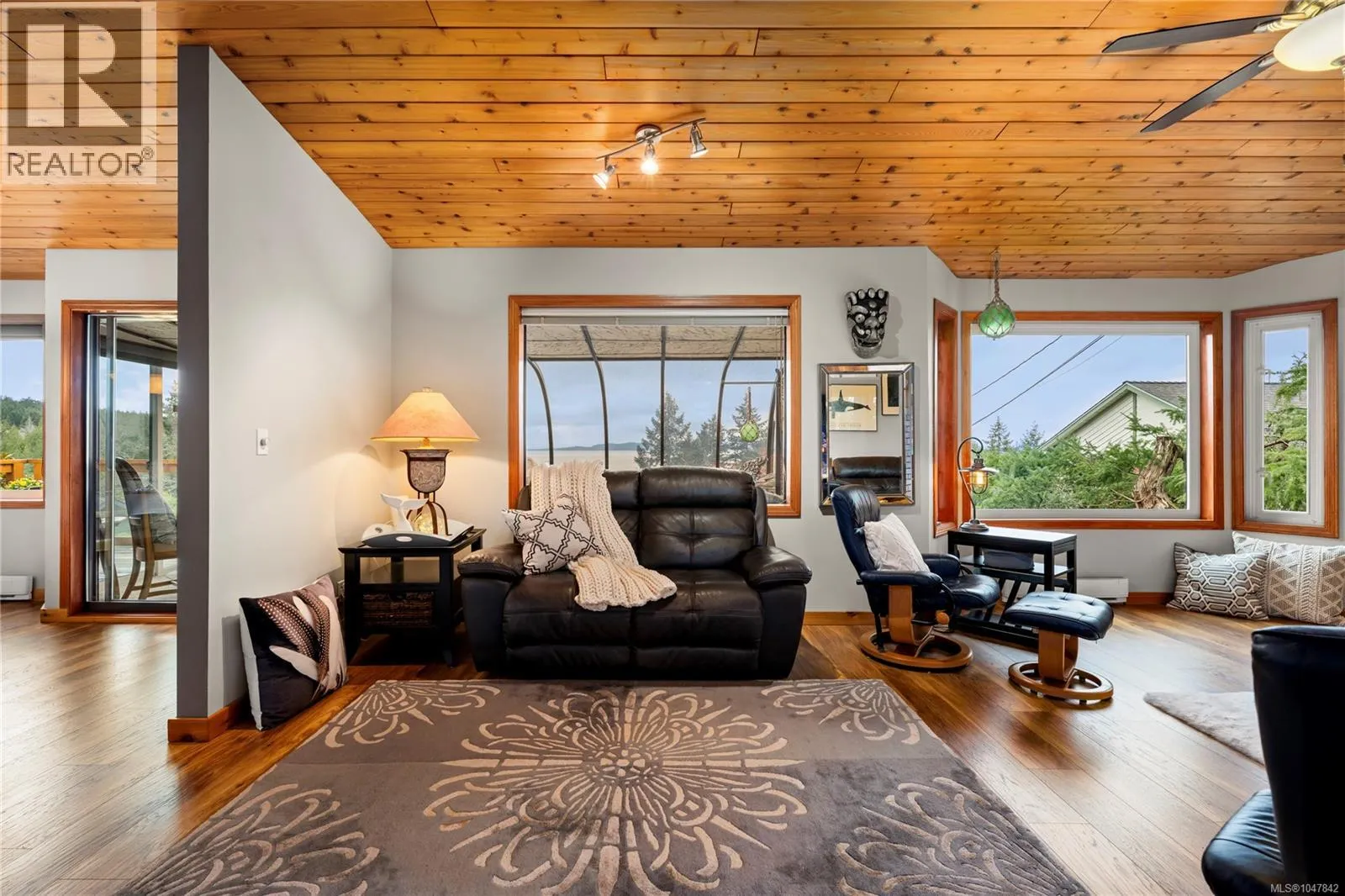 3141 Swallow Cres
