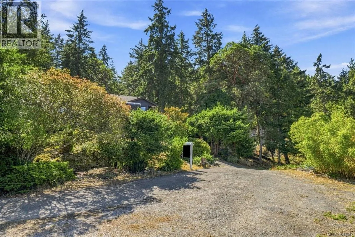 3141 Swallow Cres