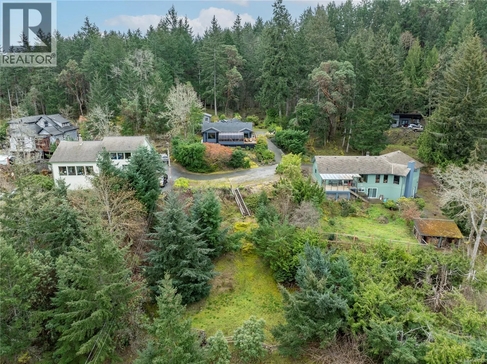 3141 Swallow Cres