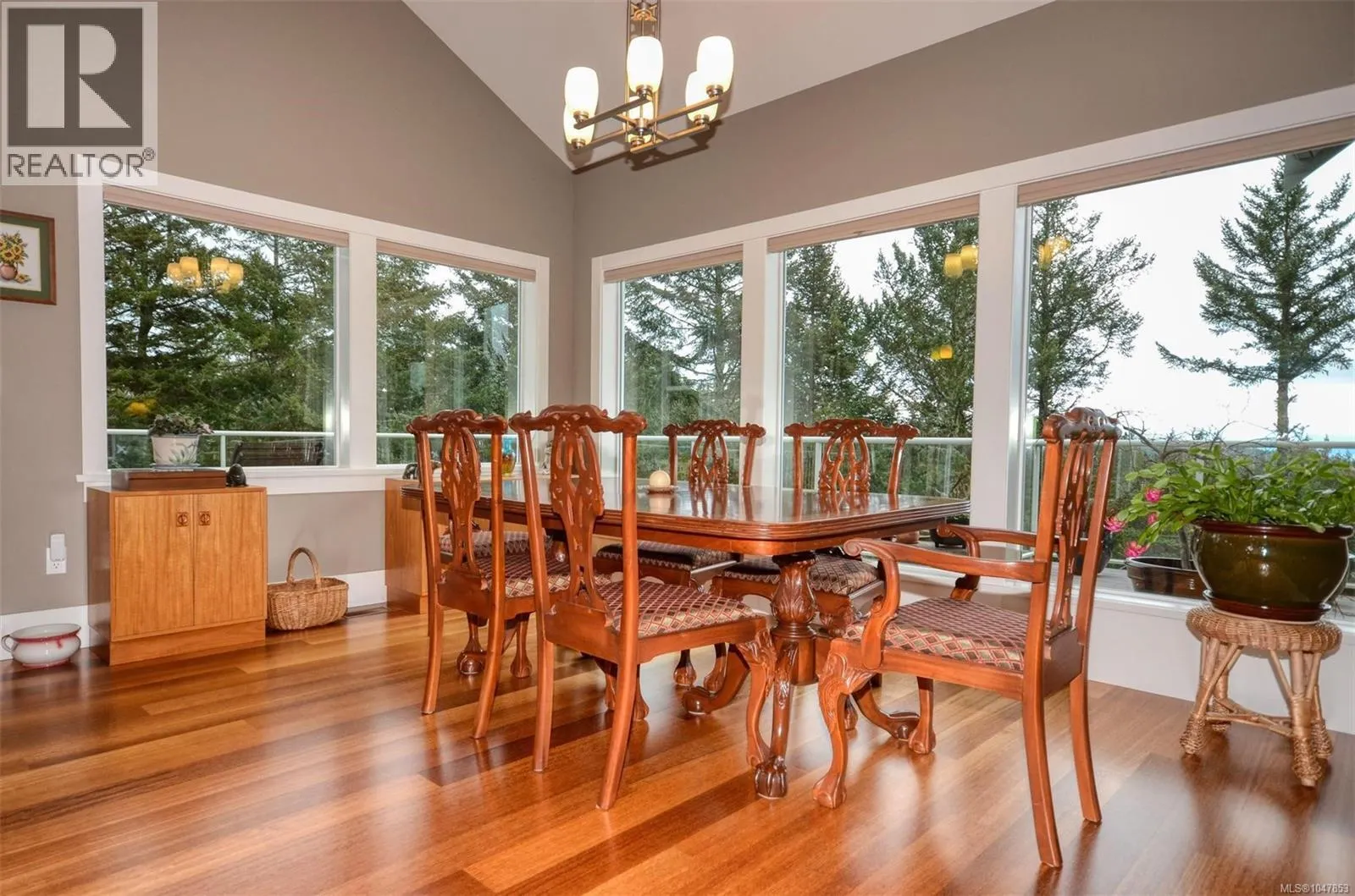 4935 Deer Park Trail